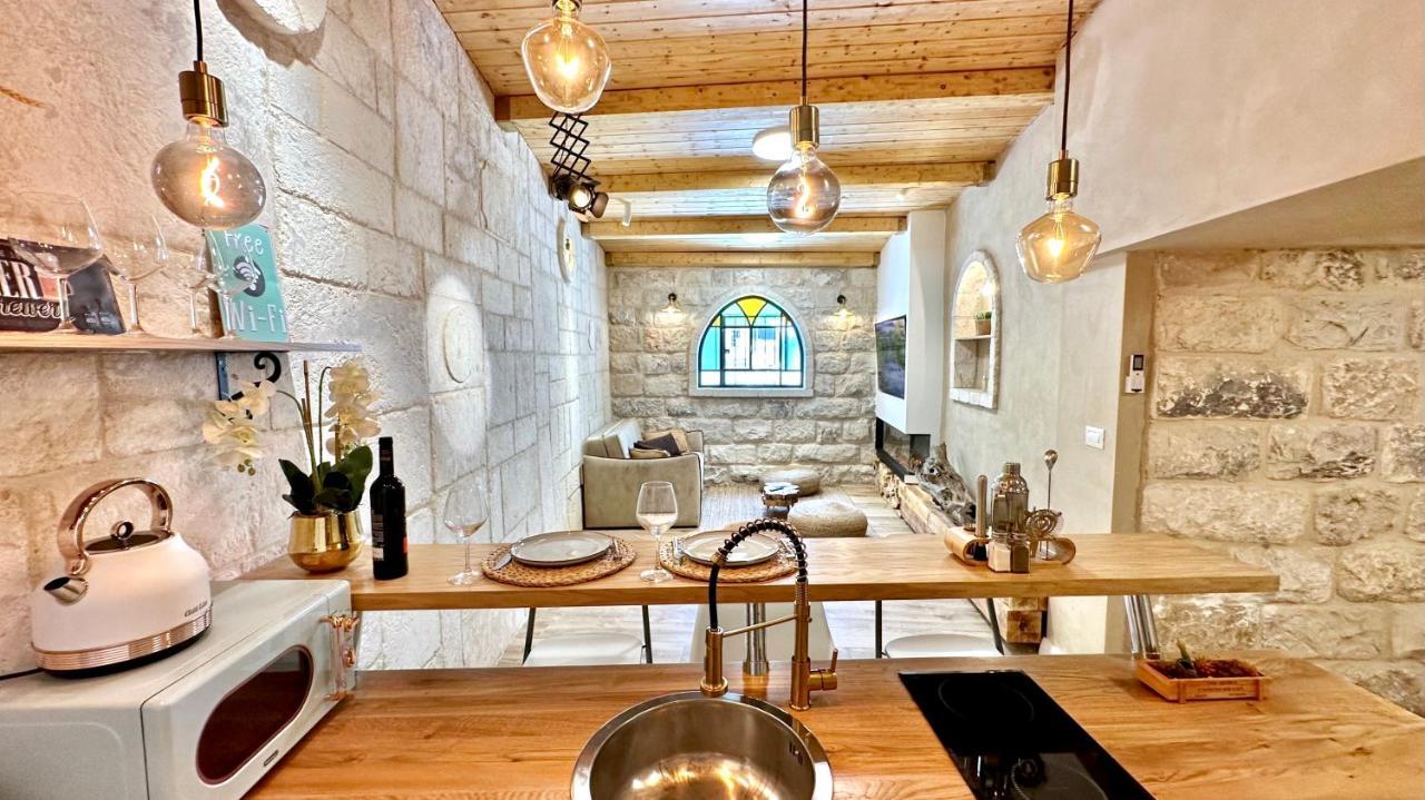 Boutique Apartment In Heart Of 海法 外观 照片
